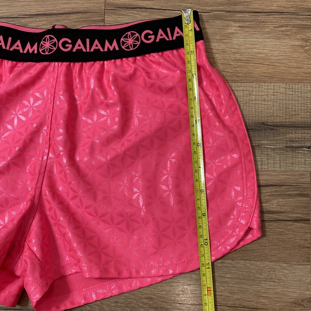 MUST BUNDLE: GAIAM | Girls Athletic Running Shorts - Picture 4 of 7